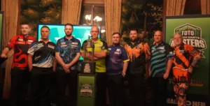 Tot Dutch masters seeded players line up for presentation photo